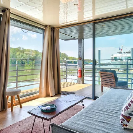 Holiday home Houseboat - Maison Sur L'eau *