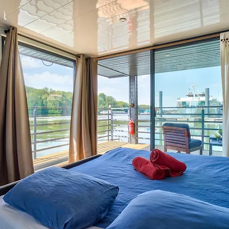 Houseboat - Maison Sur L'eau Holiday home