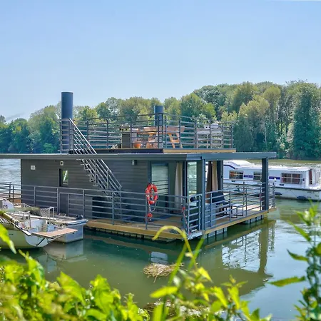 Holiday home Houseboat - Maison Sur L'eau Conflans-Sainte-Honorine